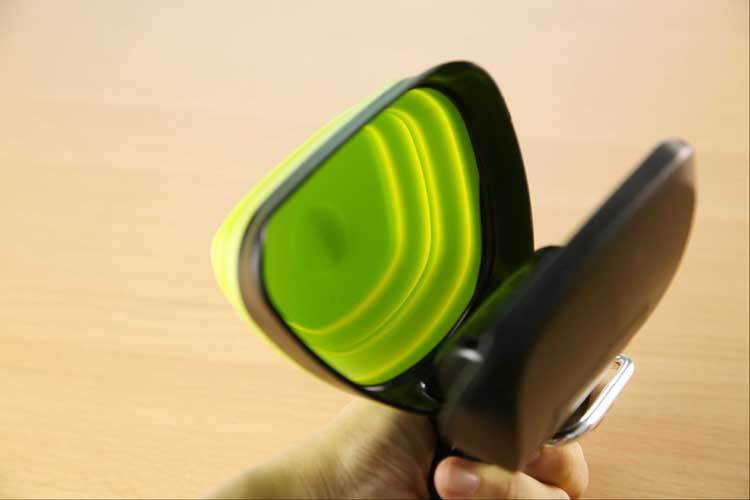 Riospets Foldable Pooper Scooper - Portable & Sanitary